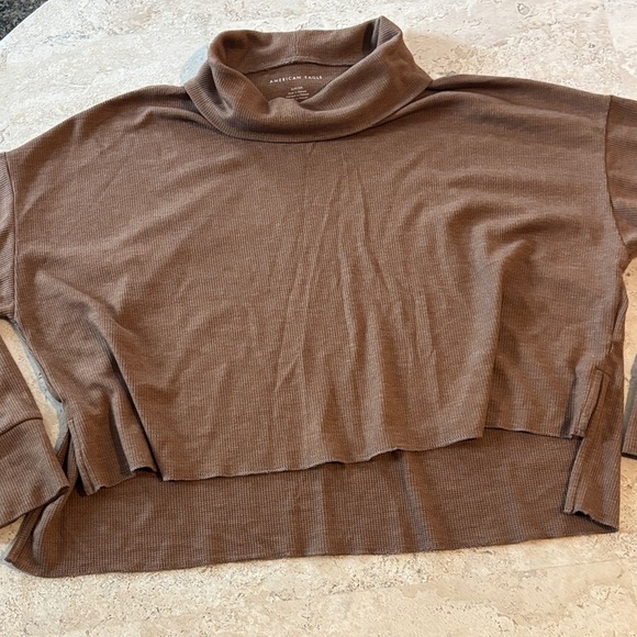 American Eagle Small waffle oversized cropped Turtleneck shirt - Picture 3 of 4
